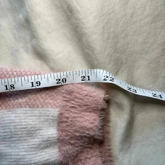 Love Scarlett pink and white checkered sweater. Size XL. - Picture 7 of 10